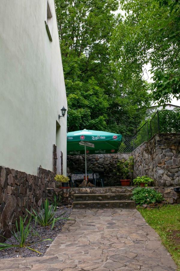Holiday Home Банска-Штьявница Экстерьер фото